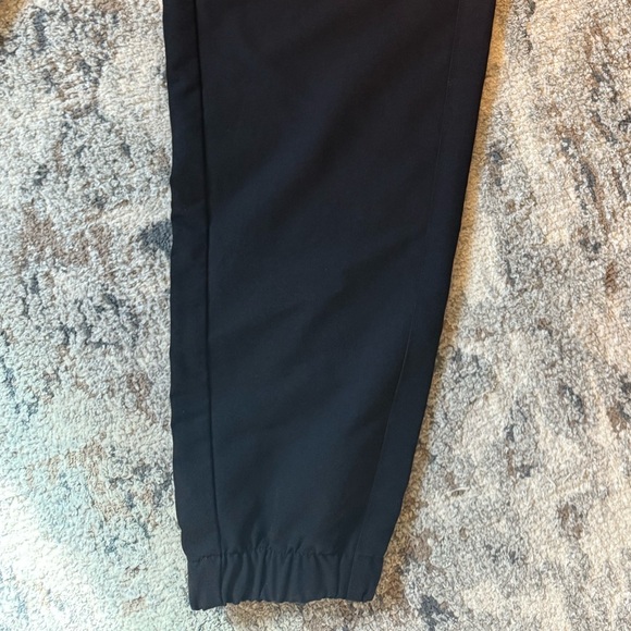 Figs Women’s Black Scrub Set - Picture 8 of 9